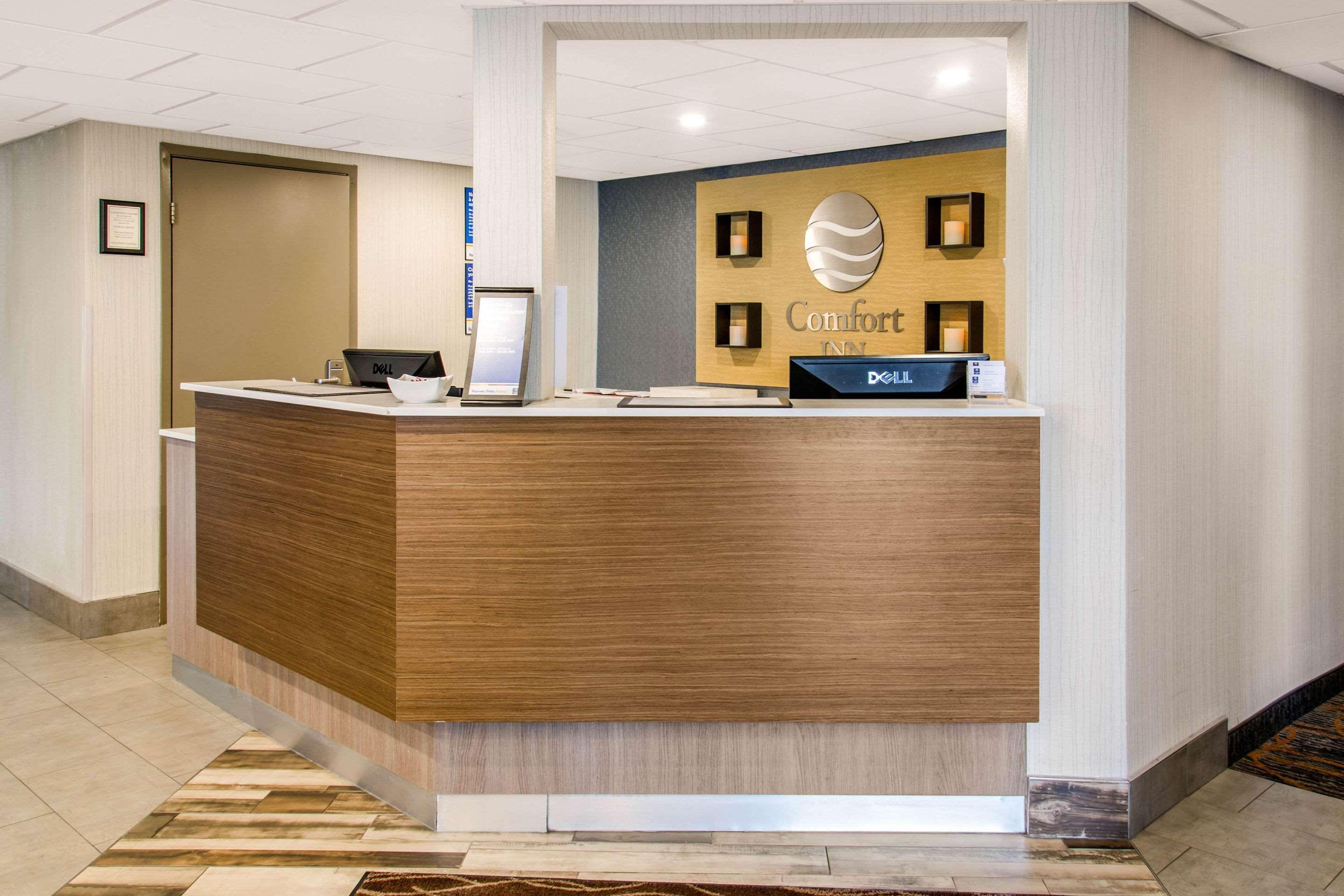 דורבאל Comfort Inn Aeroport מראה חיצוני תמונה