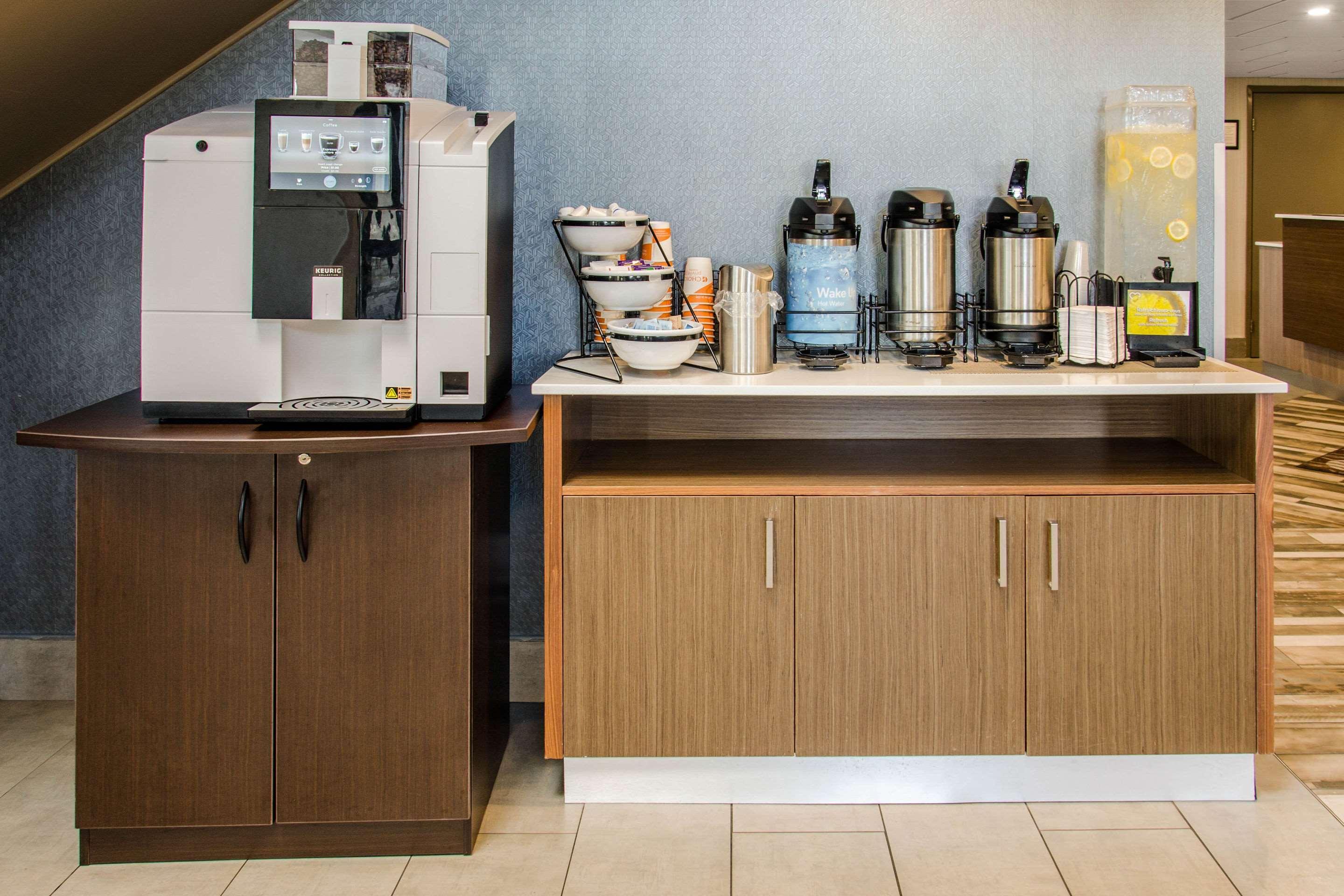 דורבאל Comfort Inn Aeroport מראה חיצוני תמונה